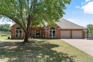 8174 E Misty Morning Place, Claremore, OK 74019