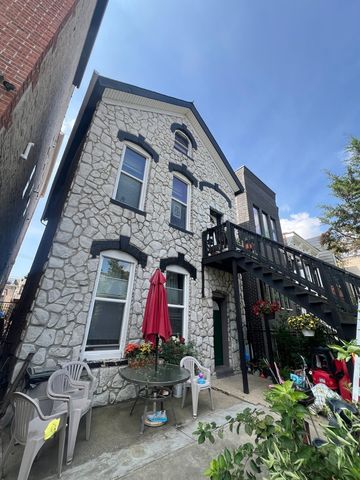 2127 W Huron Street NW, Chicago, IL 60612