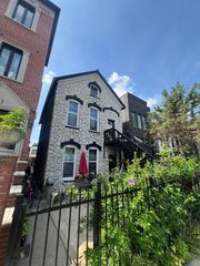 2127 W Huron Street NW, Chicago, IL 60612