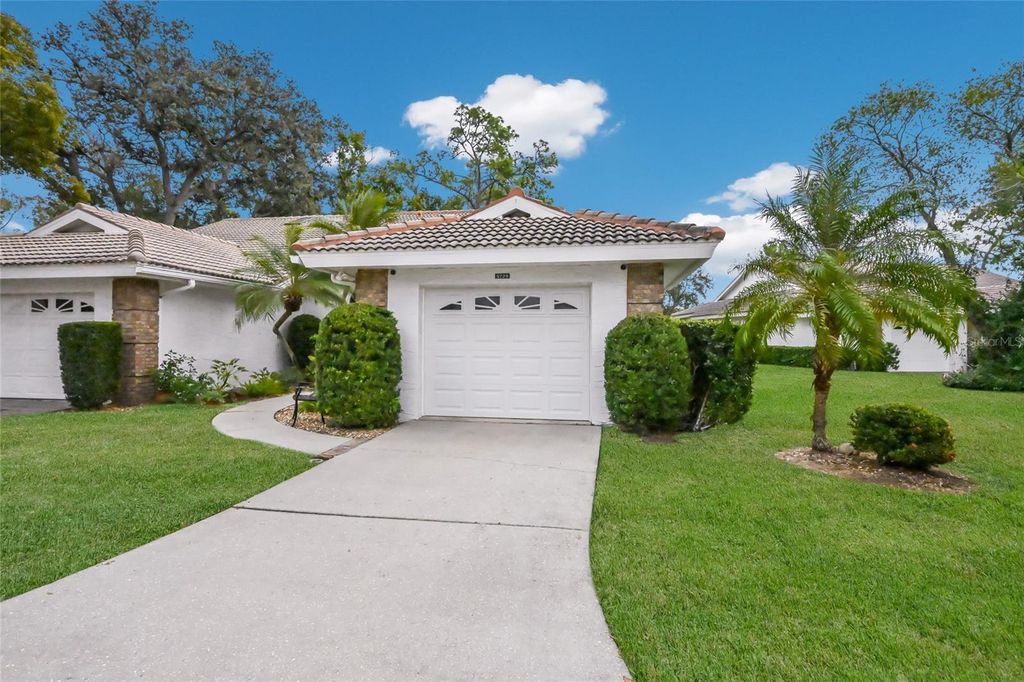 Image 1 of property listing at 5729 GARDEN LAKES PALM, Bradenton, FL 34203