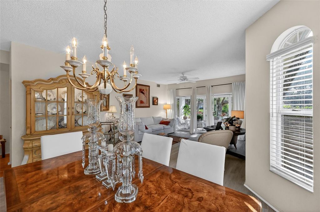 Image 14 of property listing at 5729 GARDEN LAKES PALM, Bradenton, FL 34203