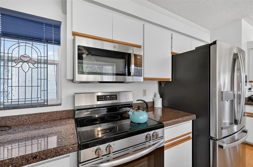 Image 20 of property listing at 5729 GARDEN LAKES PALM, Bradenton, FL 34203