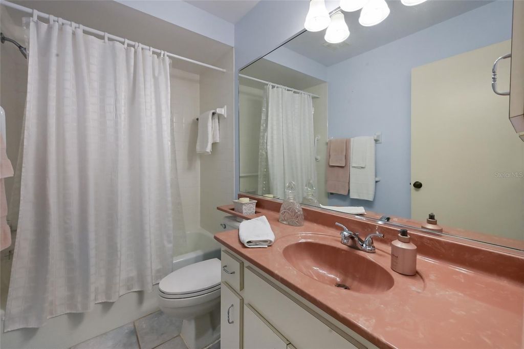 Image 28 of property listing at 5729 GARDEN LAKES PALM, Bradenton, FL 34203