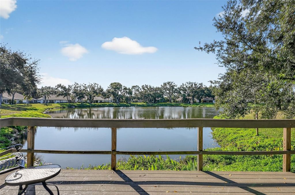 Image 33 of property listing at 5729 GARDEN LAKES PALM, Bradenton, FL 34203