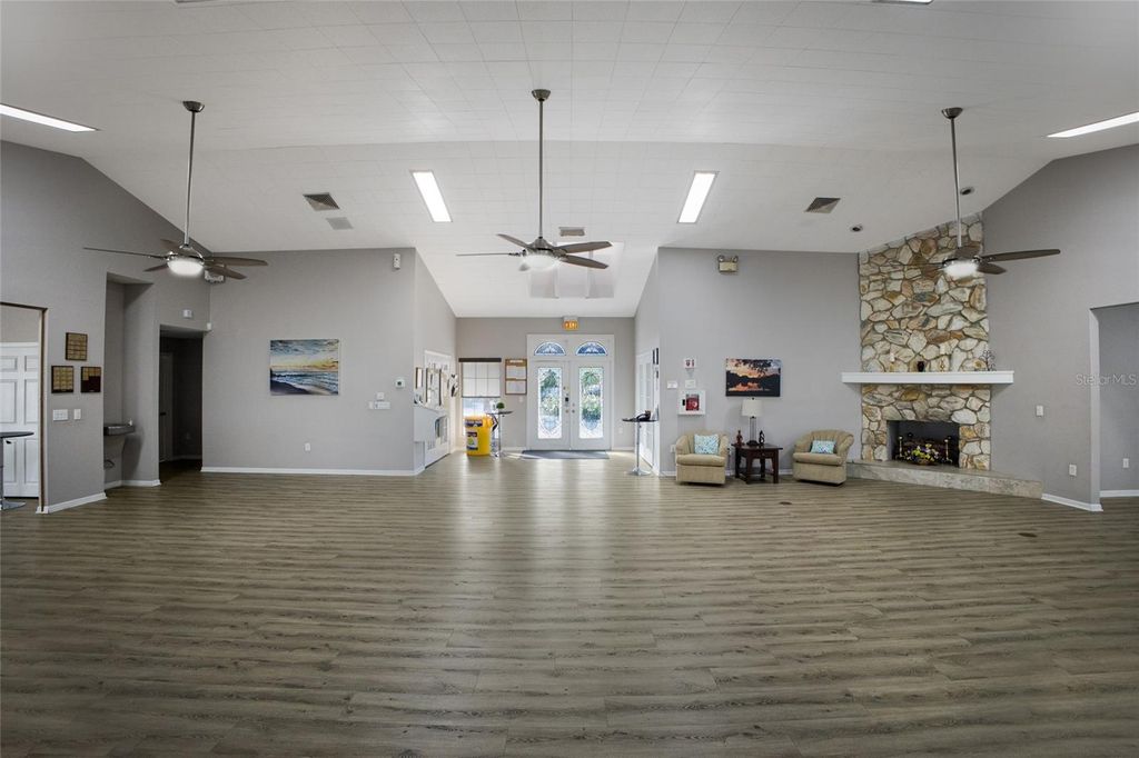 Image 44 of property listing at 5729 GARDEN LAKES PALM, Bradenton, FL 34203