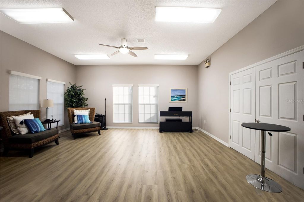 Image 46 of property listing at 5729 GARDEN LAKES PALM, Bradenton, FL 34203