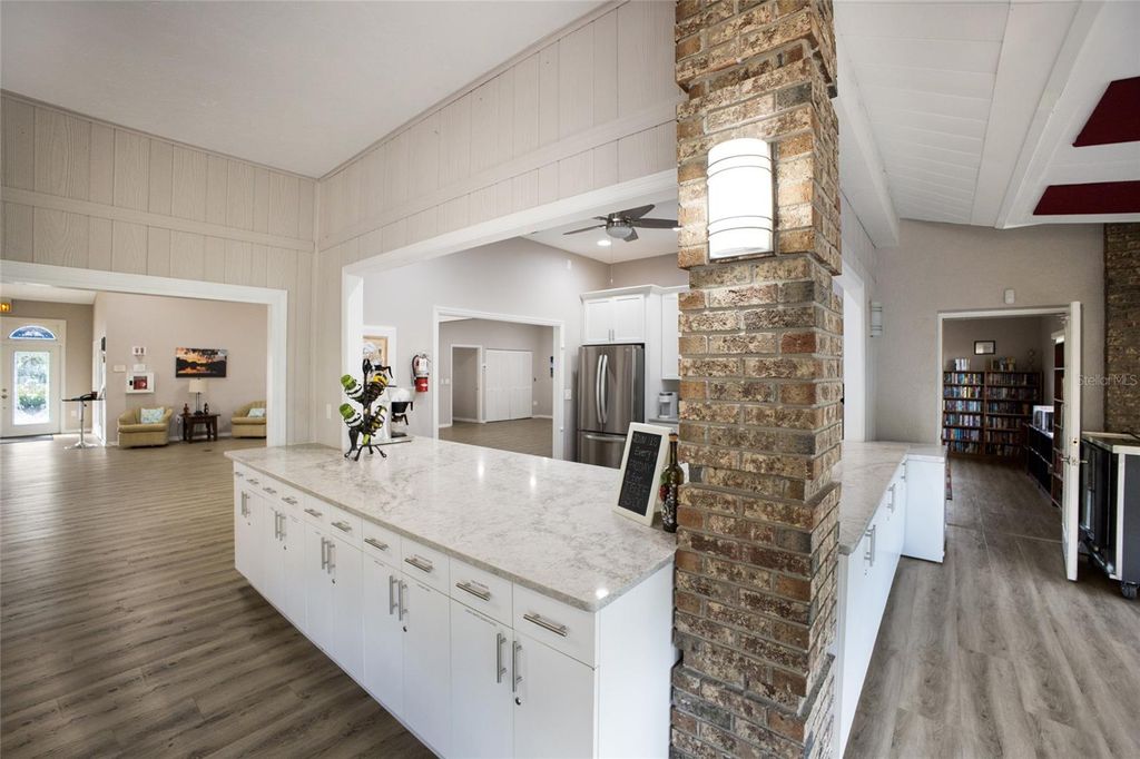 Image 50 of property listing at 5729 GARDEN LAKES PALM, Bradenton, FL 34203