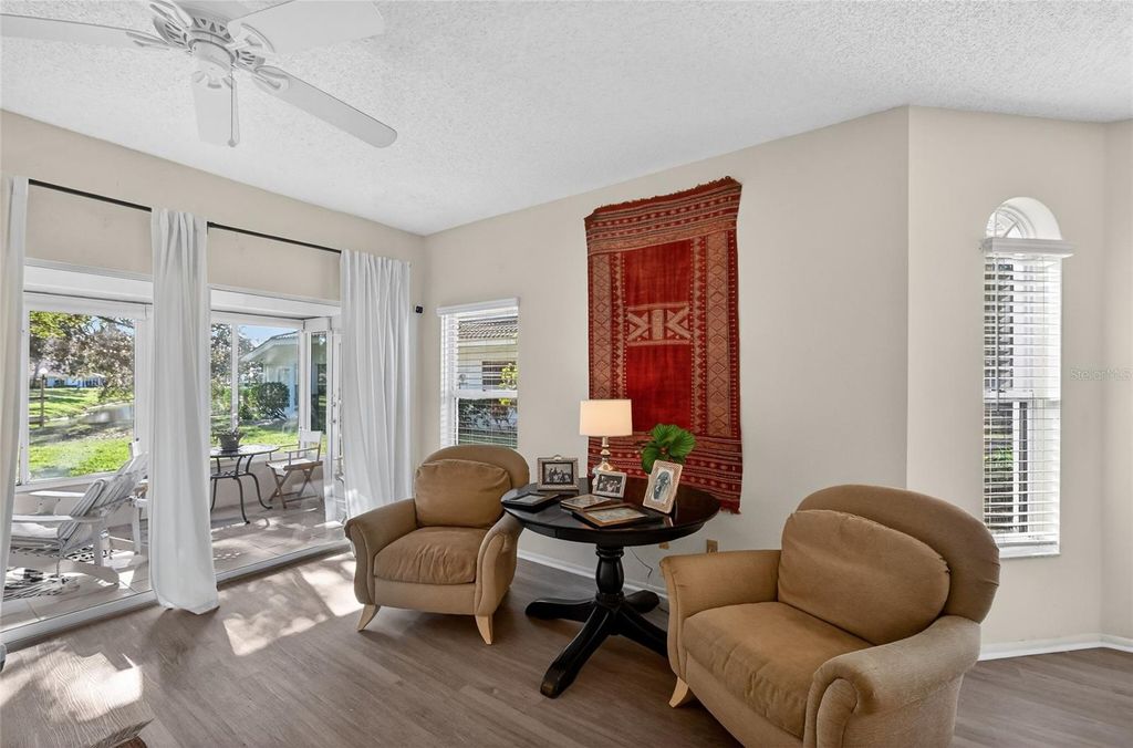 Image 9 of property listing at 5729 GARDEN LAKES PALM, Bradenton, FL 34203