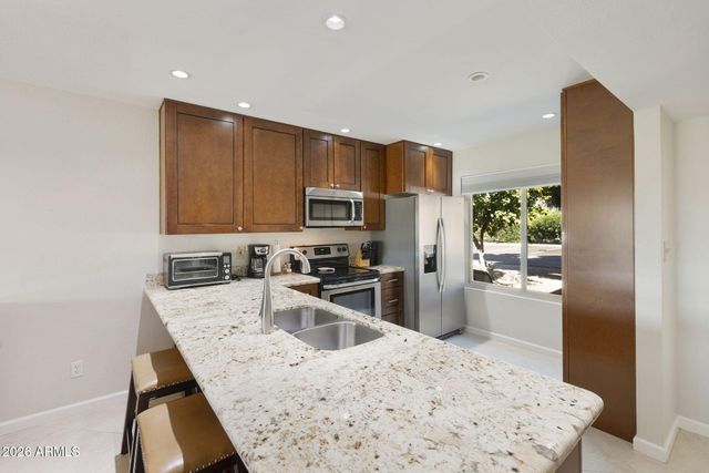 607 S DESERT FLOWER Drive, Mesa, AZ 85208
