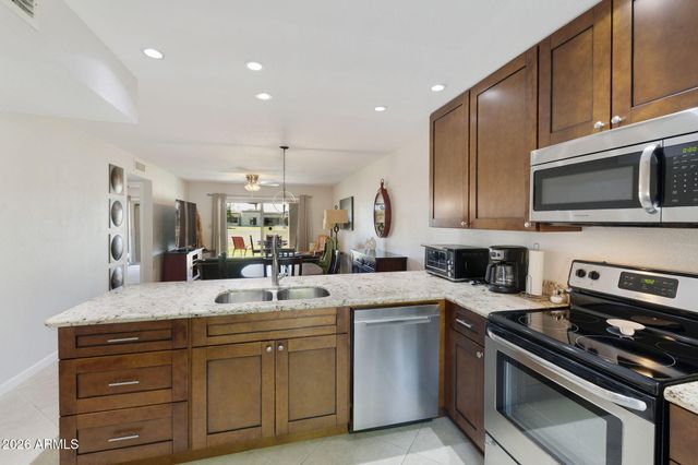 607 S DESERT FLOWER Drive, Mesa, AZ 85208