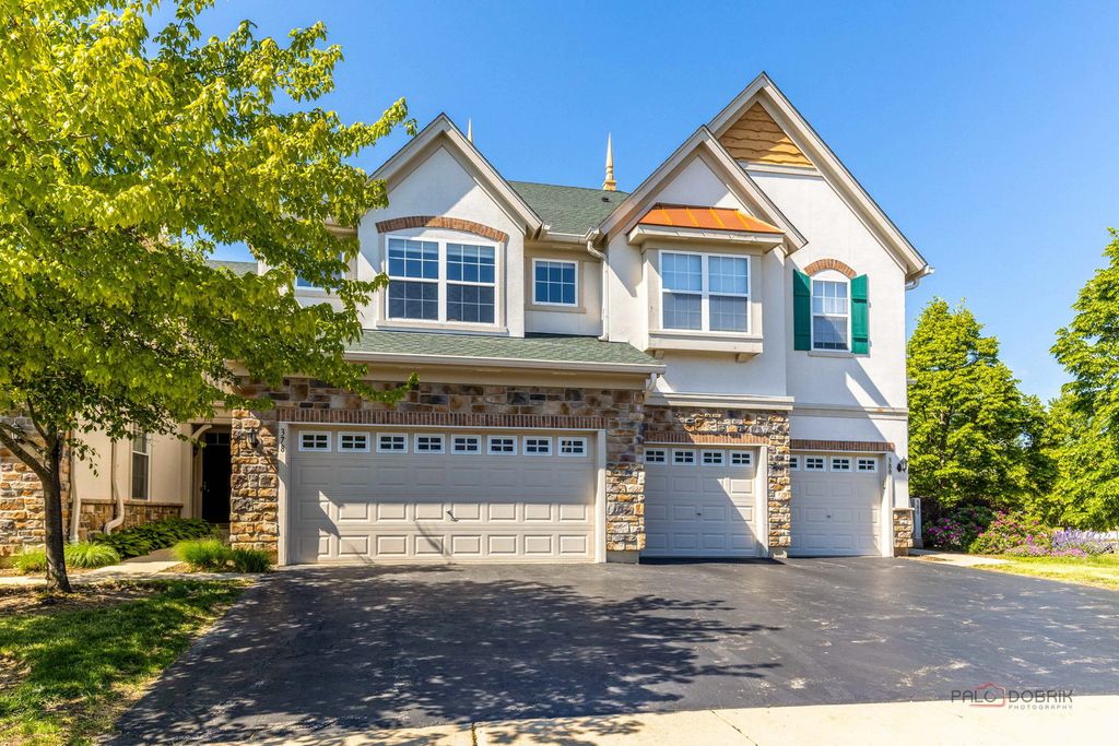 378 BAY TREE Circle, Vernon Hills, IL 60061