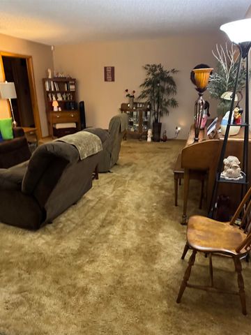 2351 S Grove St, Wichita, KS 67211