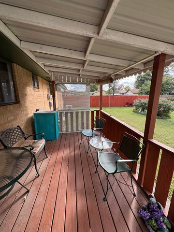 2351 S Grove St, Wichita, KS 67211