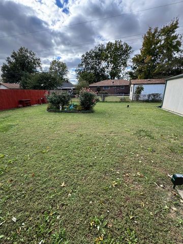 2351 S Grove St, Wichita, KS 67211