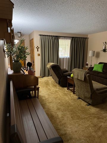 2351 S Grove St, Wichita, KS 67211