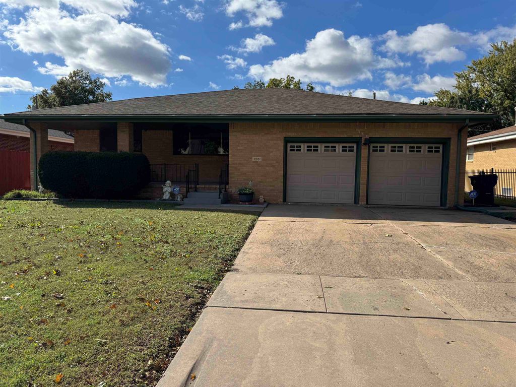 2351 S Grove St, Wichita, KS 67211