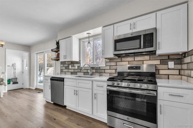 166 Crooked Limb Drive, Lapeer Township, MI 48446