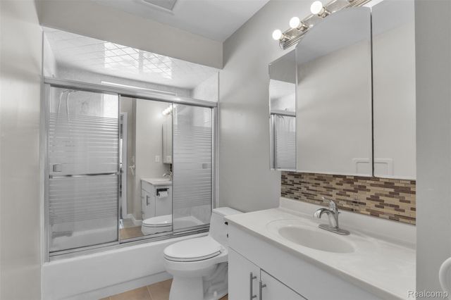 166 Crooked Limb Drive, Lapeer Township, MI 48446