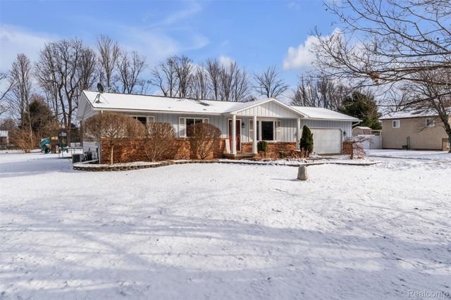 166 Crooked Limb Drive, Lapeer Township, MI 48446