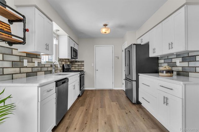 166 Crooked Limb Drive, Lapeer Township, MI 48446