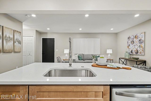 28208 Rockwood Street, St. Clair Shores, MI 48081