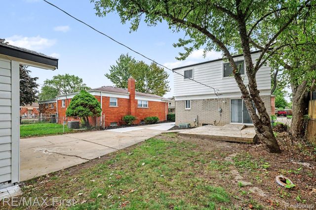 28208 Rockwood Street, St. Clair Shores, MI 48081