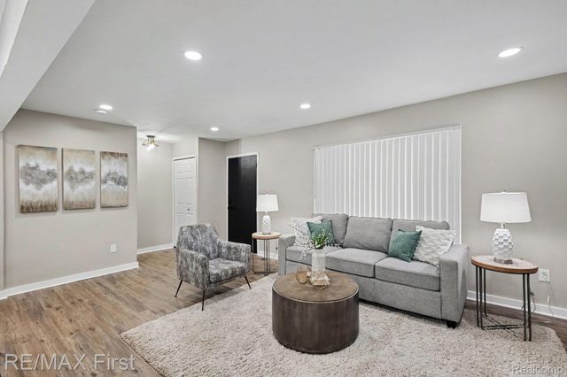 28208 Rockwood Street, St. Clair Shores, MI 48081