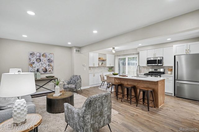 28208 Rockwood Street, St. Clair Shores, MI 48081