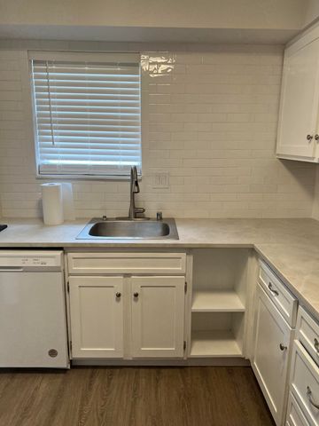 421 Redding Road 63, Lexington, KY 40517