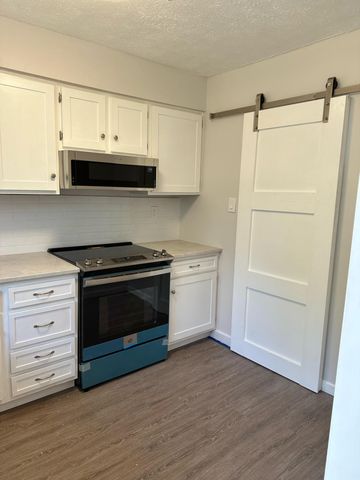 421 Redding Road 63, Lexington, KY 40517