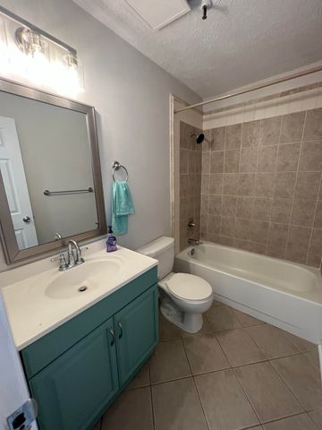 421 Redding Road 63, Lexington, KY 40517