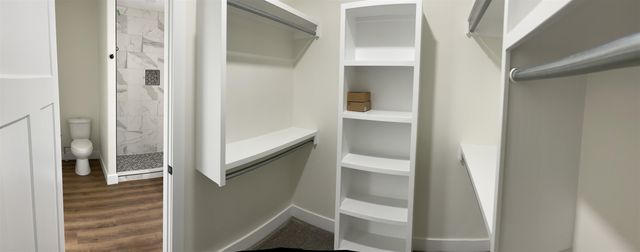 313 S Sycamore Dr, Valley Center, KS 67147