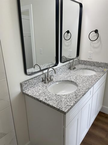 313 S Sycamore Dr, Valley Center, KS 67147