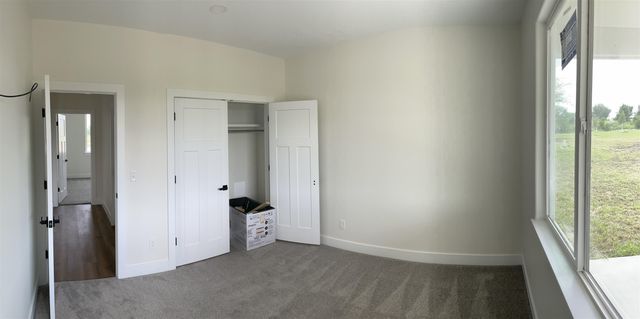 313 S Sycamore Dr, Valley Center, KS 67147