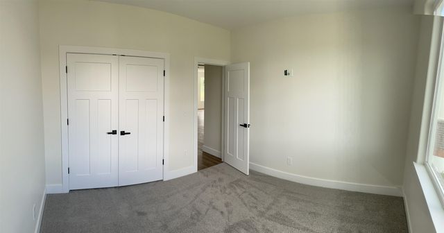 313 S Sycamore Dr, Valley Center, KS 67147