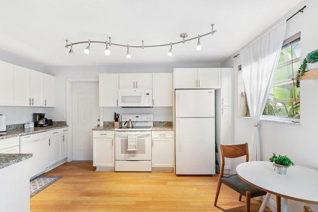 943 York Street, West Palm Beach, FL 33401