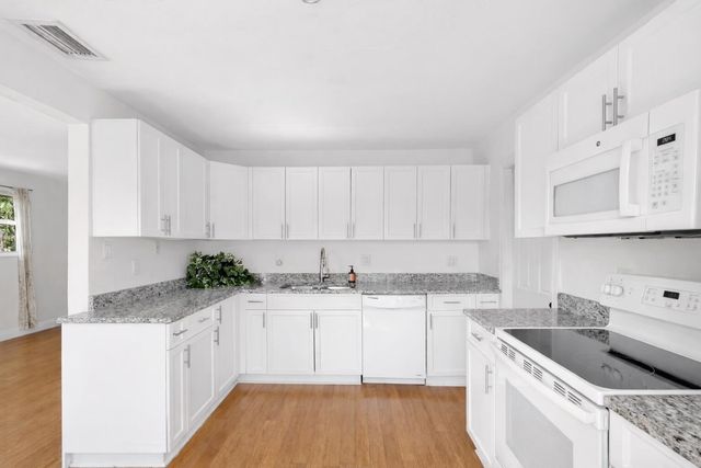 943 York Street, West Palm Beach, FL 33401