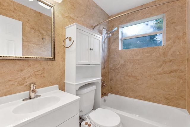 943 York Street, West Palm Beach, FL 33401