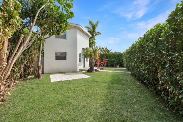 943 York Street, West Palm Beach, FL 33401