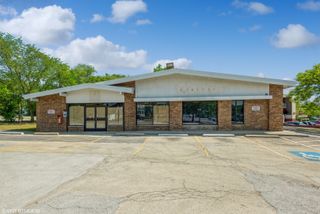 301 N Cass Avenue, Westmont, IL 60559