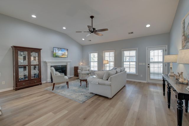 3849 Hanoverian Drive, Mount Pleasant, SC 29429