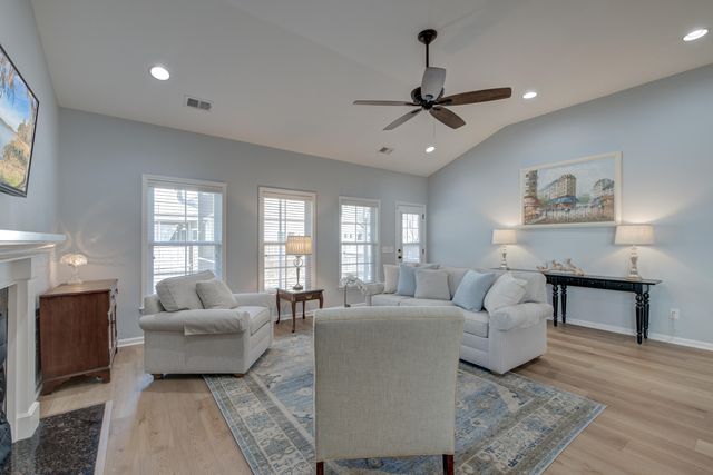 3849 Hanoverian Drive, Mount Pleasant, SC 29429