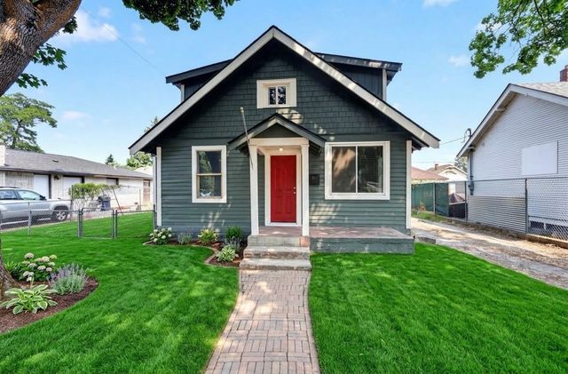 829 Crown Ave, Spokane, WA 99207 property photo