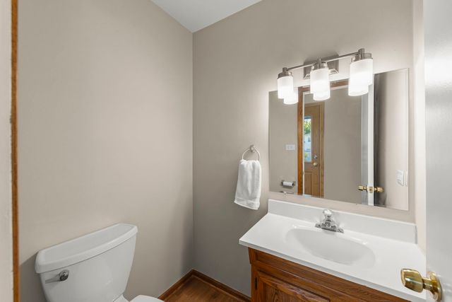 609 Honey Locust Lane, Darien, IL 60561