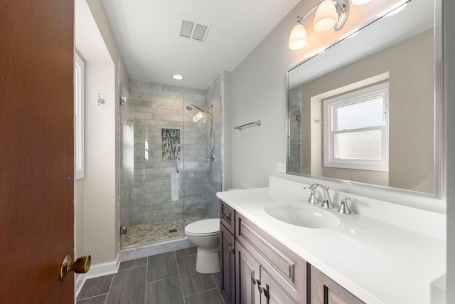 609 Honey Locust Lane, Darien, IL 60561