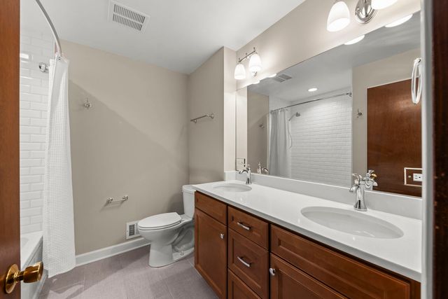 609 Honey Locust Lane, Darien, IL 60561