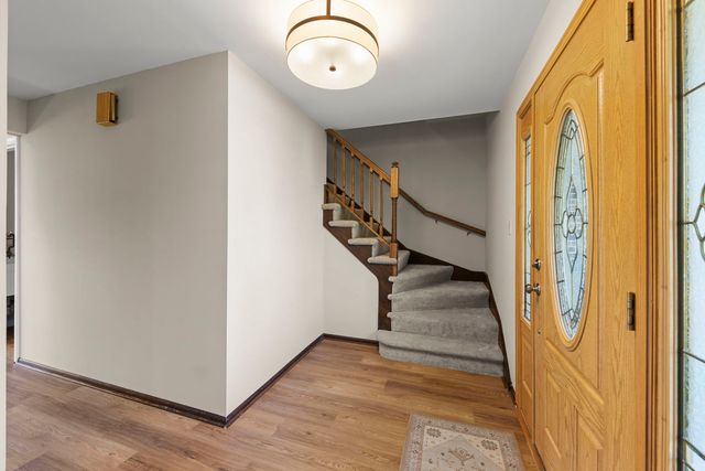 609 Honey Locust Lane, Darien, IL 60561
