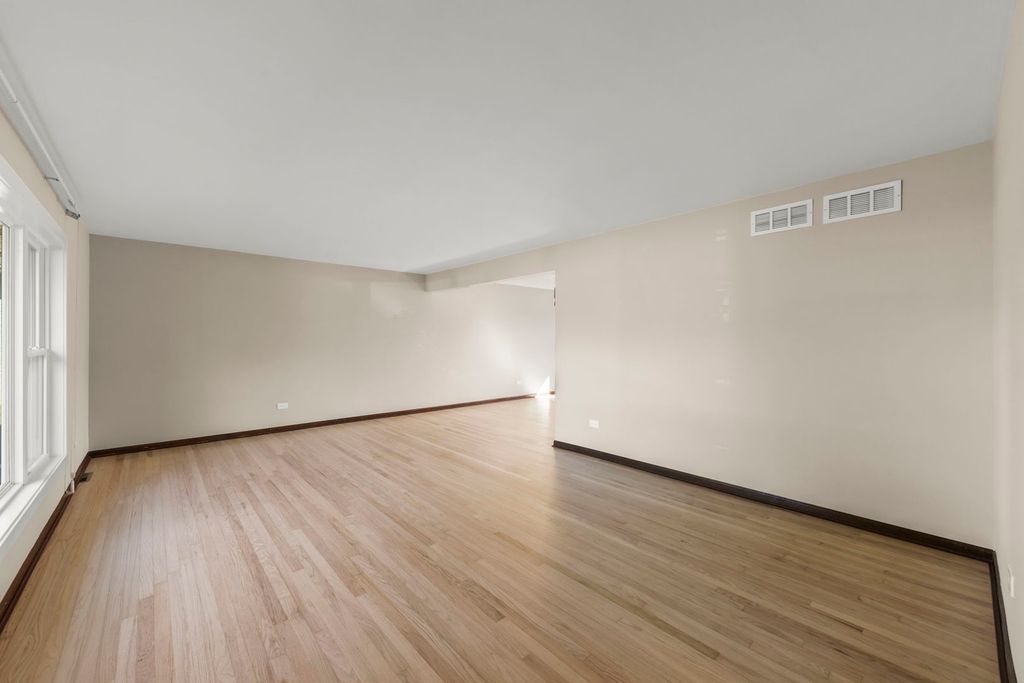 609 Honey Locust Lane, Darien, IL 60561 — photo 5