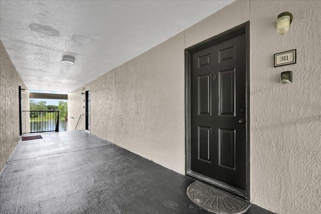 8915 LATREC AVENUE 2311, Orlando, FL 32819