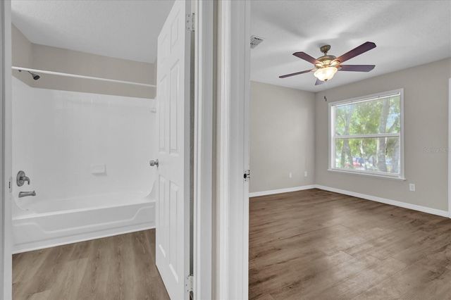 8915 LATREC AVENUE 2311, Orlando, FL 32819
